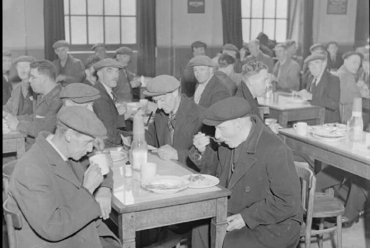 woolmore-street-restaurant-eating-out-in-wartime-london-1942-d10681-877cda